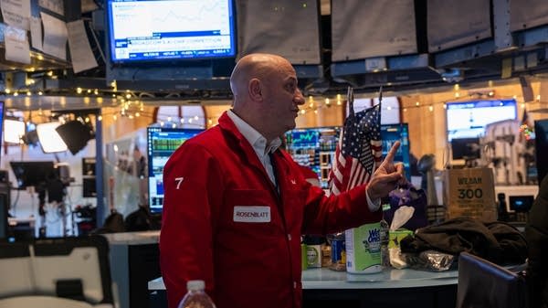 “The stock market anticipates the economy by about six-or-so months. Economic growth in 2026 will likely increase, and that will filter down into retail sales, consumer confidence, etc.,” said Sam Stovall, chief investment strategist at CFRA Research. 