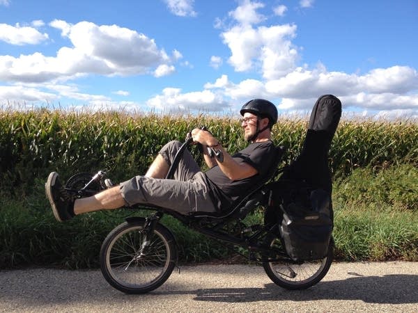 Singer-songwriter Peter Mulvey