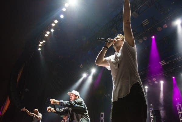 039_MNmusiconaStick_DSC0465