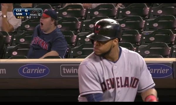 twins_yawn