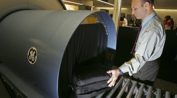 05/17/2017: The effects of an airport laptop ban