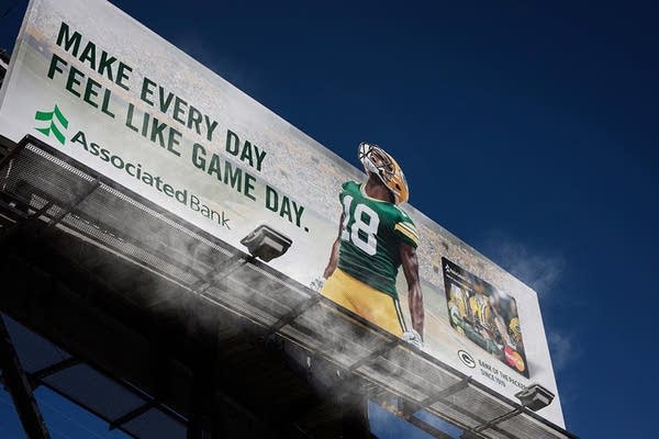 Packers billboard prompts 911 calls