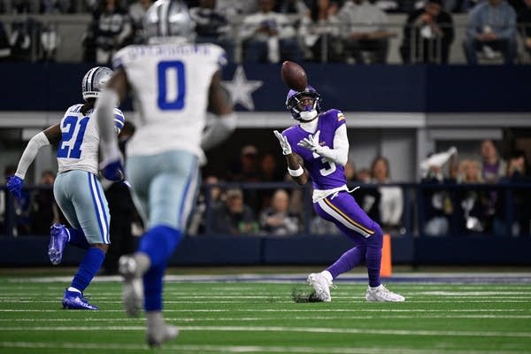 J.J. McCarthy and the Vikings win after being eliminated from playoffs before kickoff at Cowboys