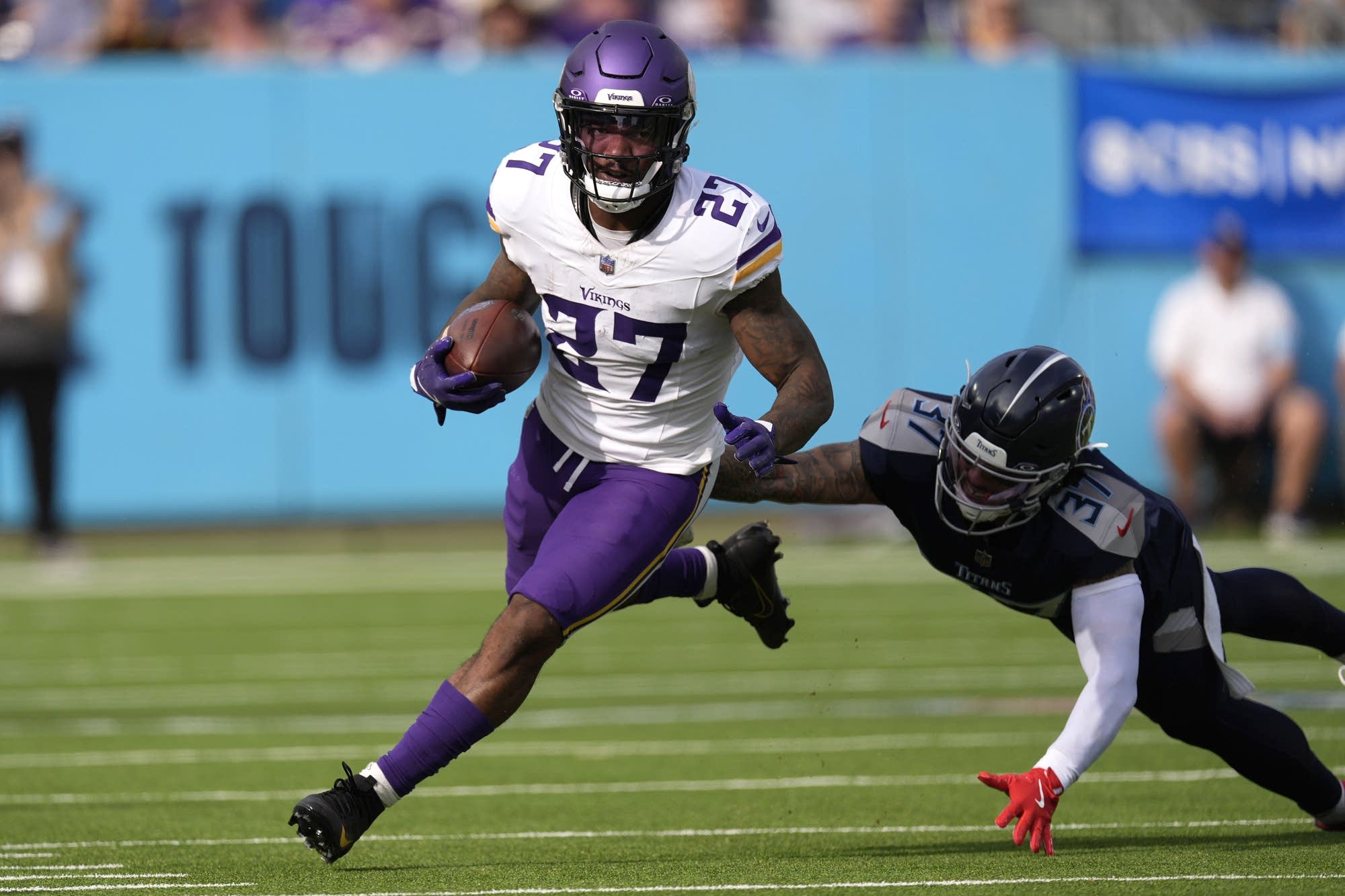 Minnesota Vikings beat Tennessee Titans 23-13 for 3rd straight win | MPR News