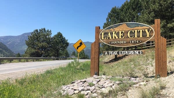Colorado town tries to balance summer tourist season and COVID-19