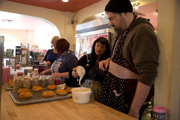 Glam Doll Morning Show 4