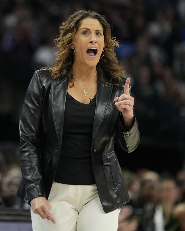 Indiana hires Stephanie White as coach to lead Caitlin Clark and the Fever | MPR News