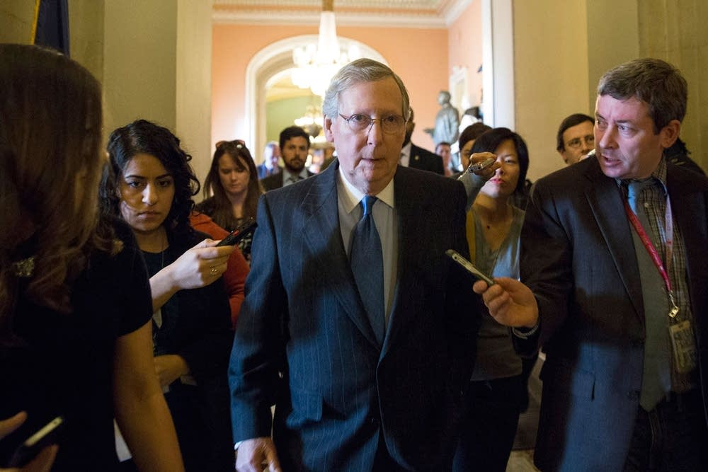 Congress Convenes as Fiscal Cliff Deadline Closes
