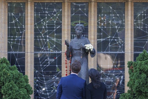 Parents of kid hurt in Annunciation shooting ask VP JD Vance to address gun violence