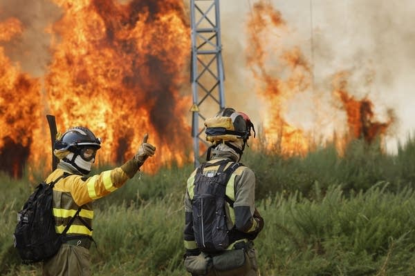 Spain deploys 500 more troops to battle wildfires during extended heatwave