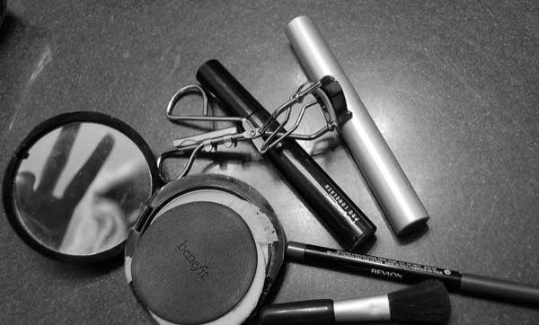 Coffee Break: Heavy makeup