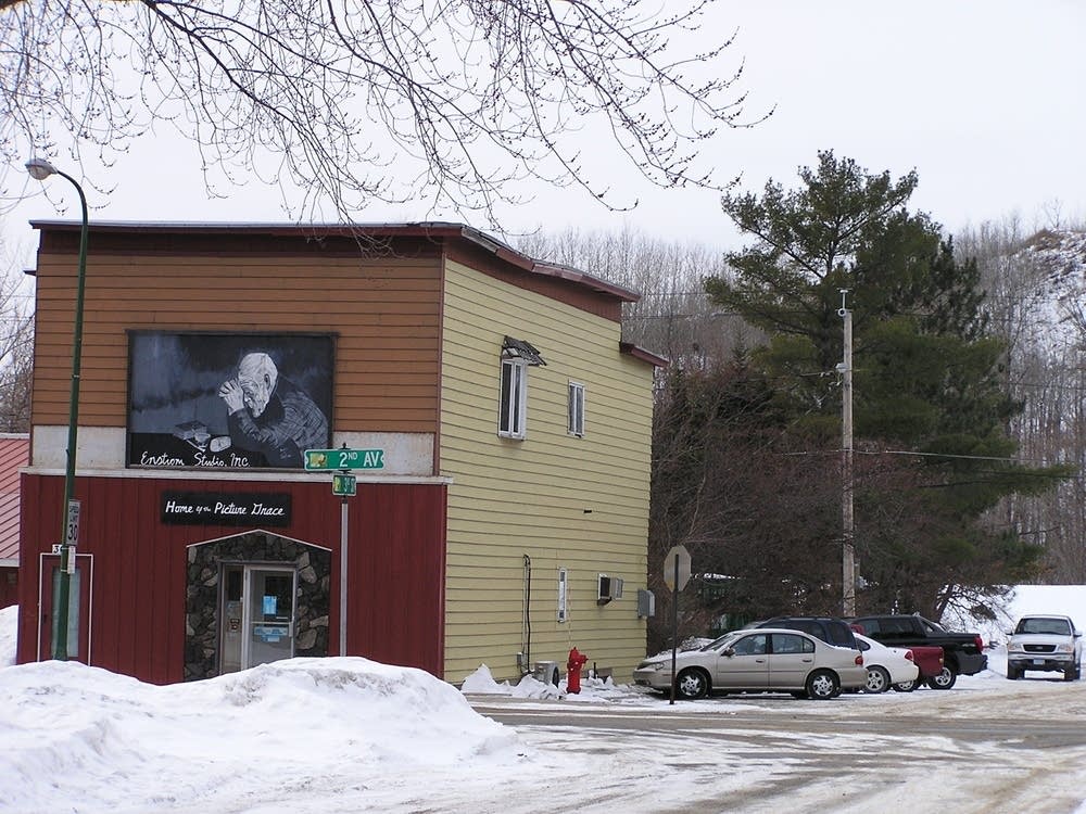 Enstrom Studio