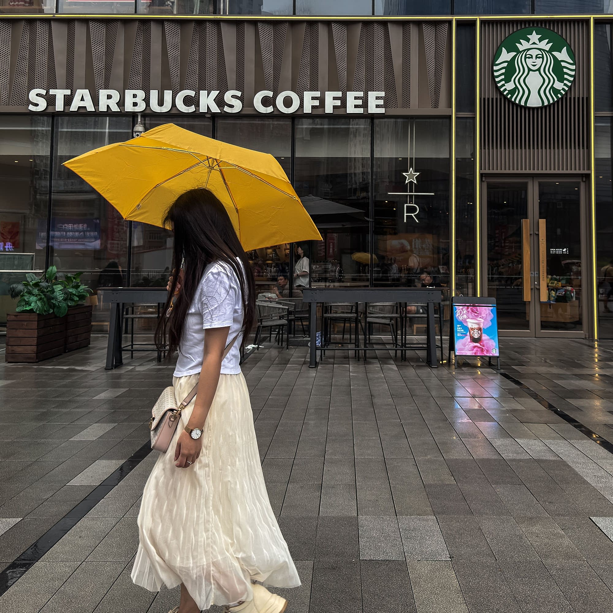 Starbucks stirs things up in China