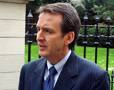 Pawlenty meets with DFLers