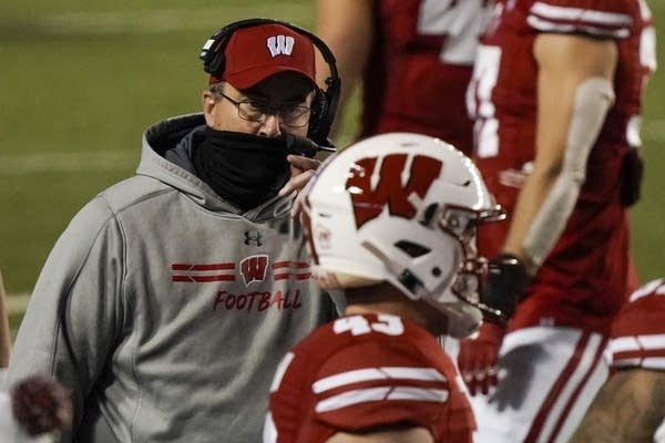 Wisconsin cancels Nebraska game; coach Chryst tests positive