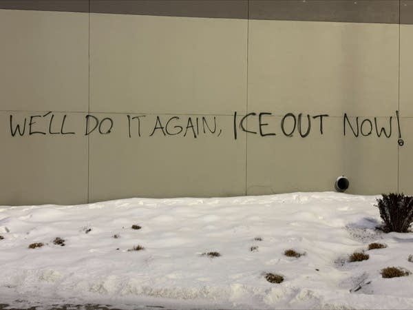 Ice grafitti