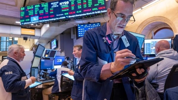 Consumer sentiment jumps in January