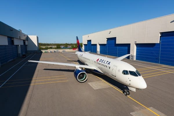 Delta's new A220 narrowbody jet.