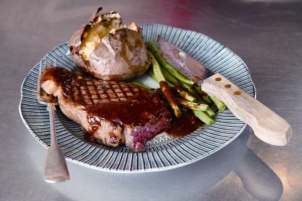 9:30 Coffee Break: Culinary companions