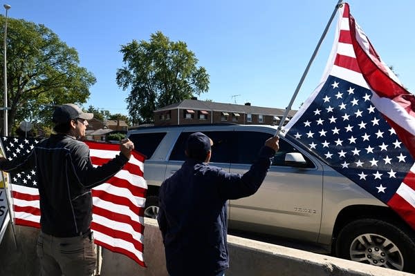 Judge blocks National Guard deployment in Illinois for 2 weeks