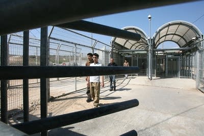 Palestinian teenagers released from Israeli jails