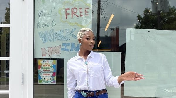 Khadyajah Jenkins, a Houston-based college counselor, said the most requested book from her students is graphic novels.