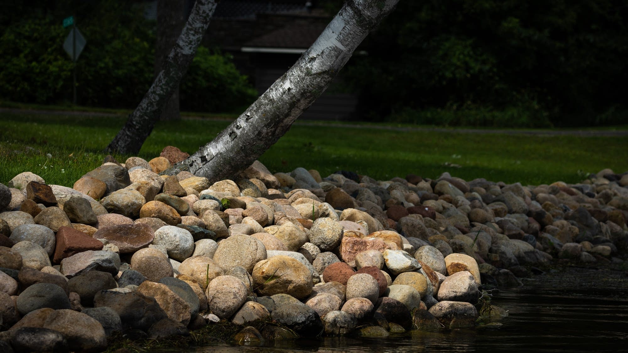 https://img.apmcdn.org/ba9fc55b2f3c84c43074c205047f2976ea38a2f4/widescreen/531e13-20250806-lakeshore-riprap-17-2000.jpg