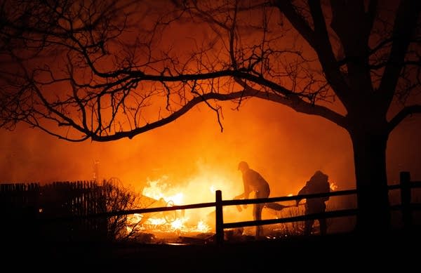 Xcel Energy will pay $640M to settle claims from Denver-area wildfire that burned 1,000 structures