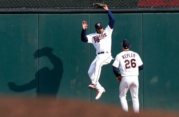 Power fuels Twins 4-2 comeback vs. Mariners in cold opener
