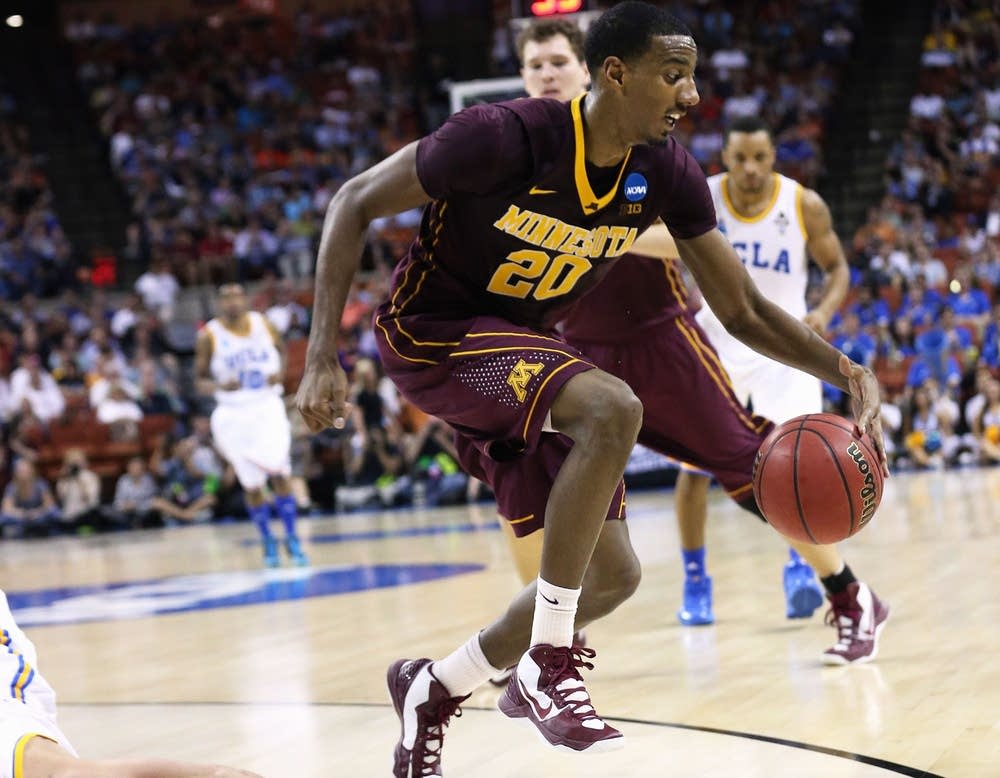 Gophers' Austin Hollins