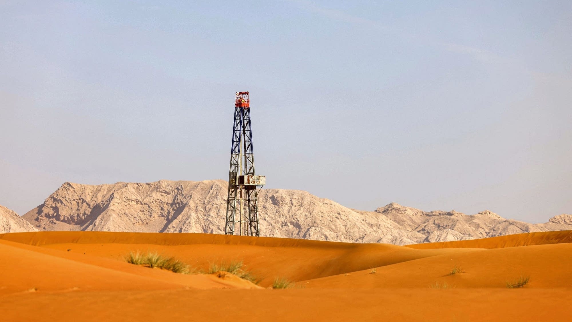 UAE intended to use COP28 to push fossil fuel deals, BBC reports ...