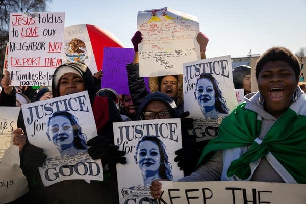 DOJ opens civil rights probe for Pretti killing but not for Macklin Good killing