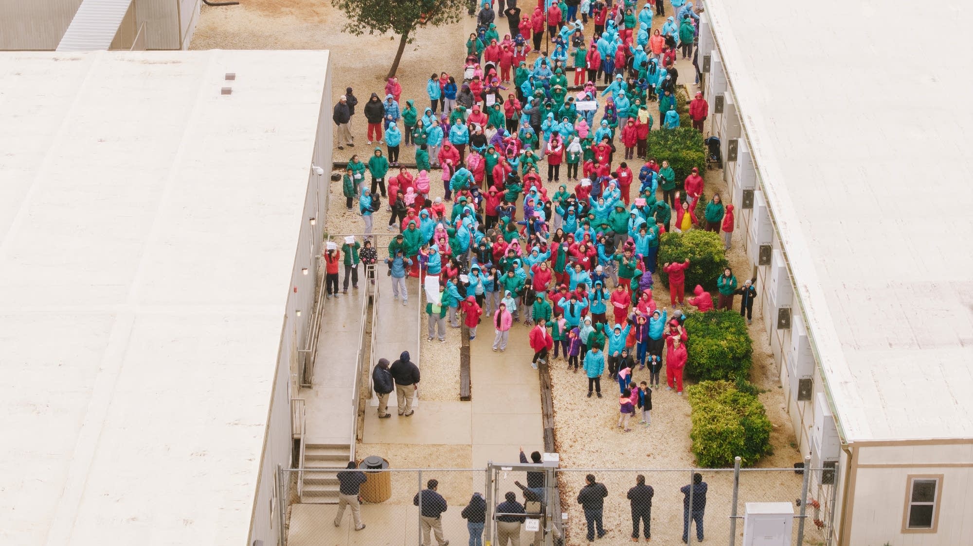 Immigrant families protest at Texas facility housing 5-year-old boy, father detained in Minnesota