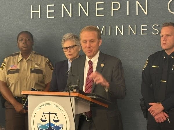 ‘I’ve never experienced this’: Top Minnesota investigator on FBI shutout in Pretti shooting