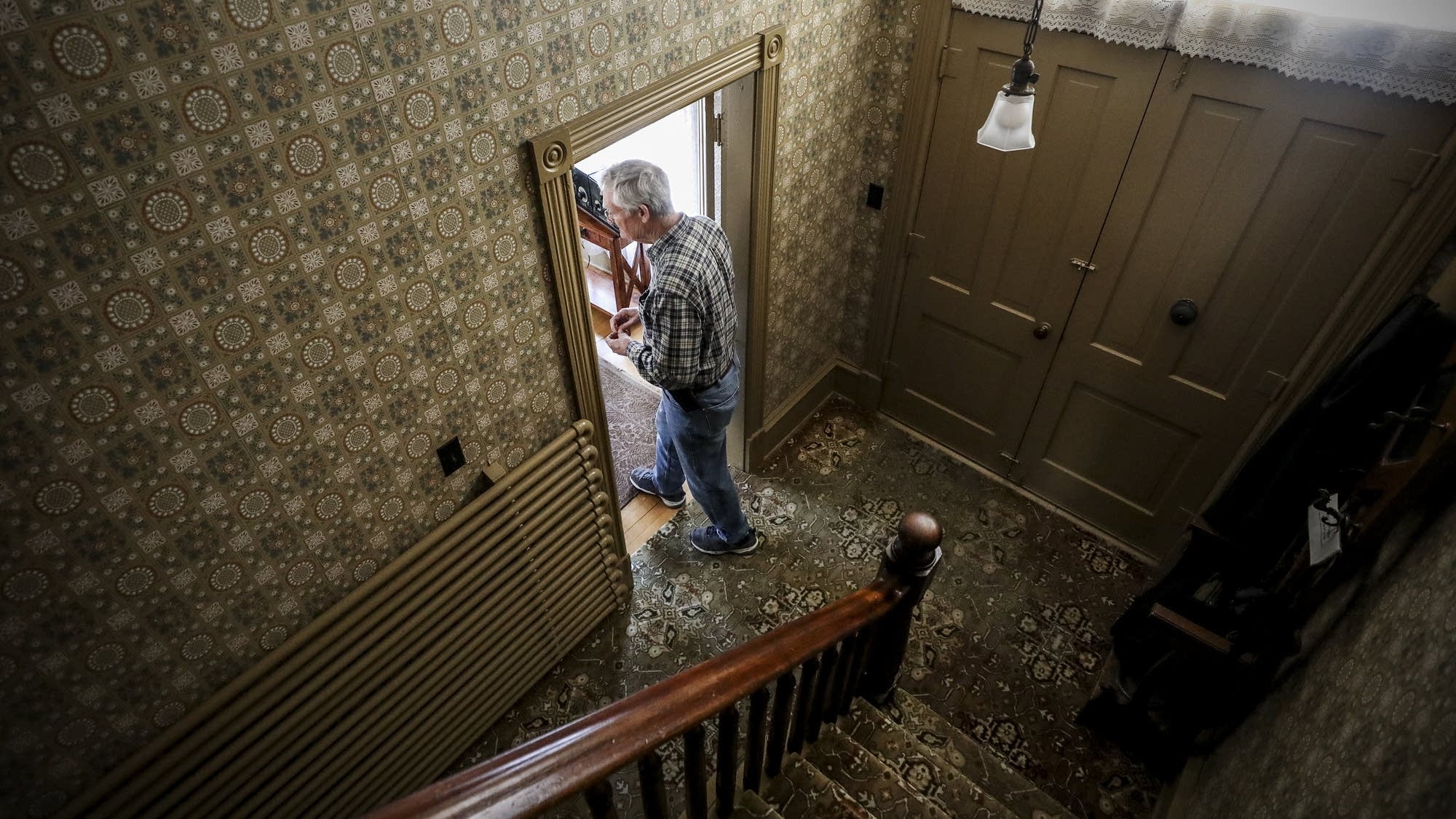 Scott Birkhead tours the childhood home of Sinclair Lewis.