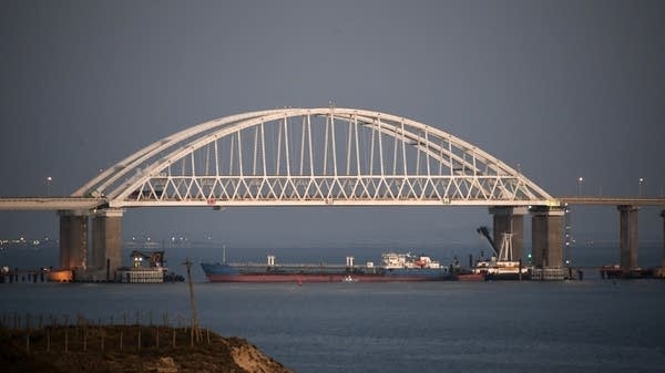 The sea passage beneath the Kerch bridge