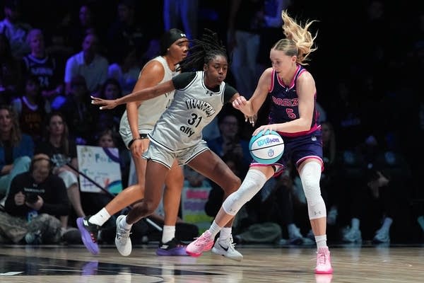 Paige Bueckers,Tiffany Hayes