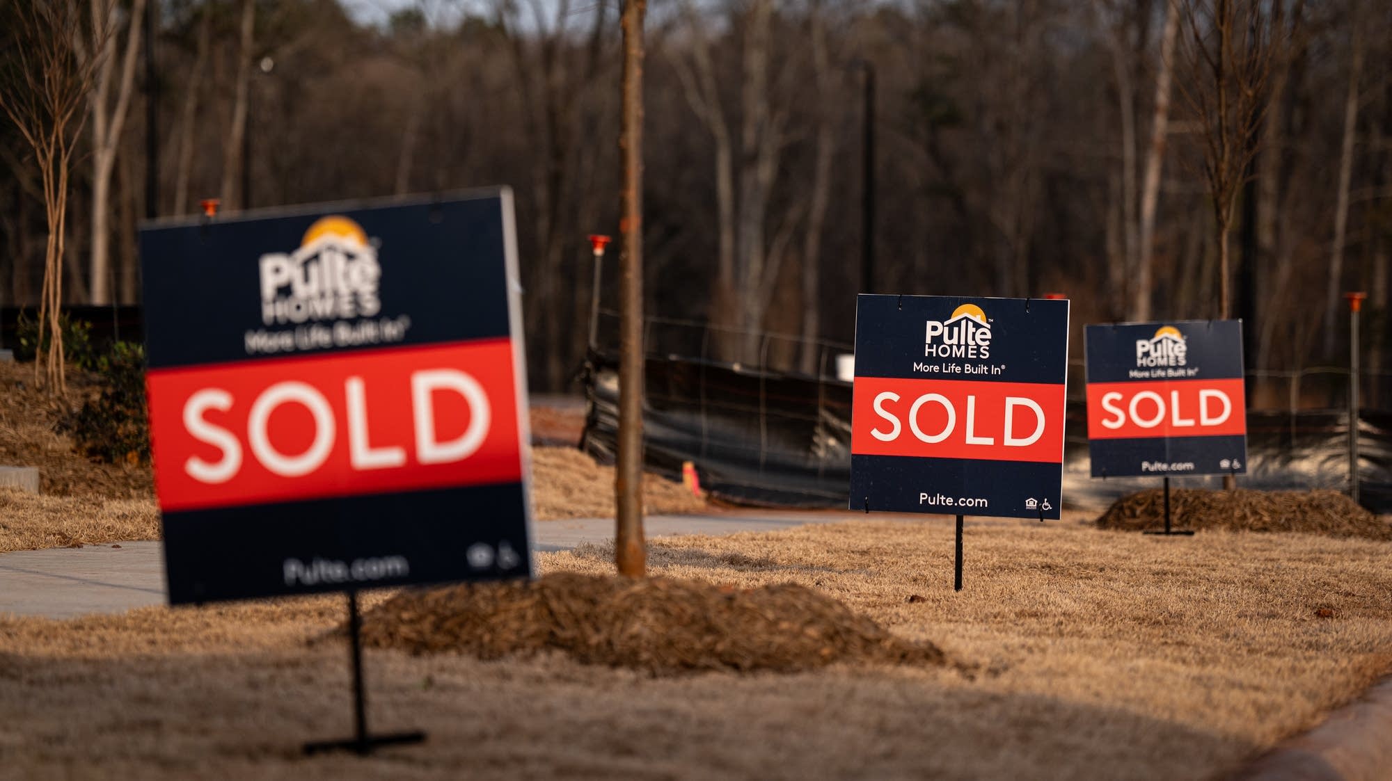 Lawn signs for new construction