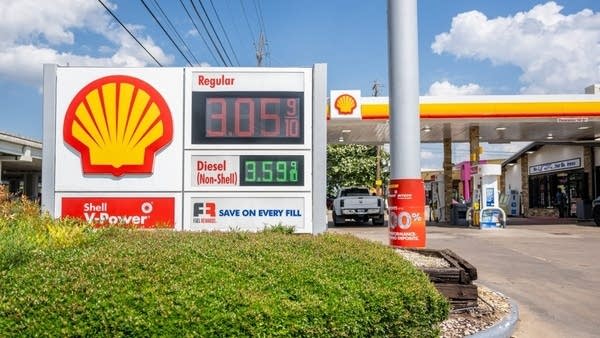 Saudi Arabia’s oil cuts may not mean higher gas prices