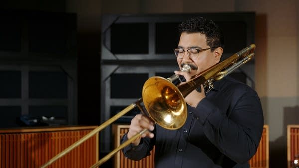 Class Notes thumbnail for a Beginning Band lesson. Includes trombone player Felix Regalado of the Minnesota Winds.