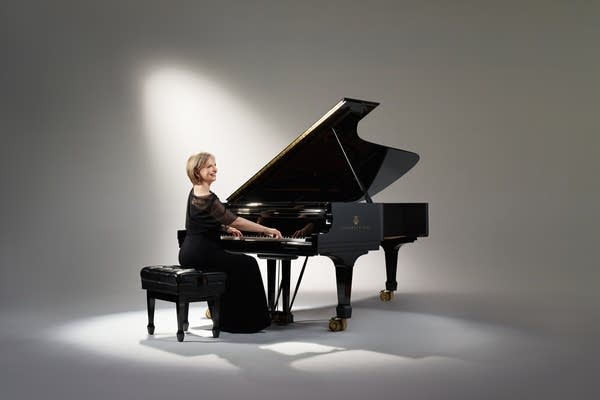 Orli Shaham and members of the Pacific Symphony weave an 'American Tapestry'