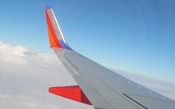 Southwest 737 Max makes emergency landing in Orlando