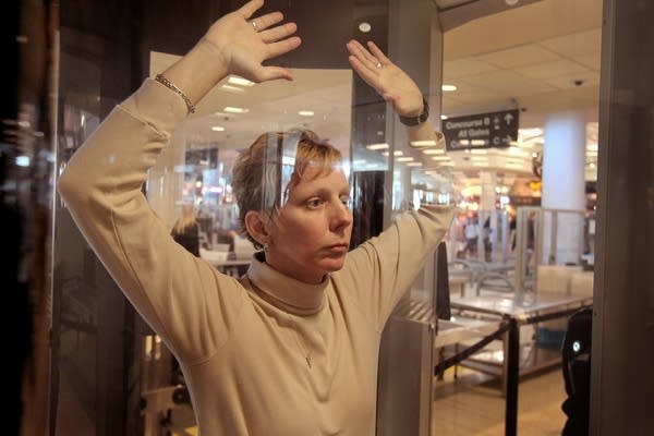 TSA to remove controversial X-ray scanners