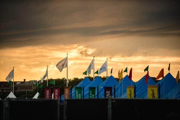 030_MNmusiconaStick_DSC0056