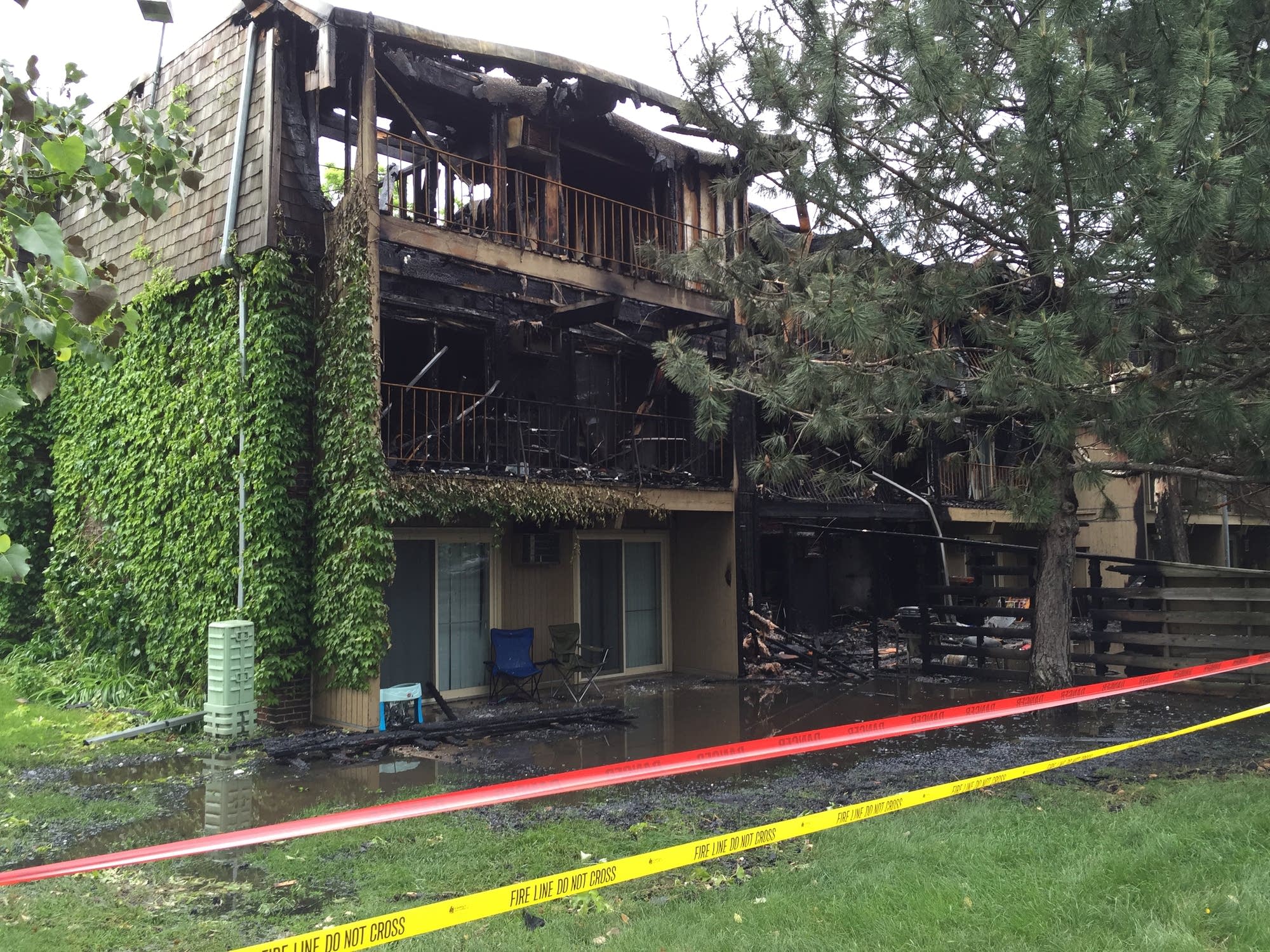 Robbinsdale apartment fire displaces residents; 3 firefighters injured