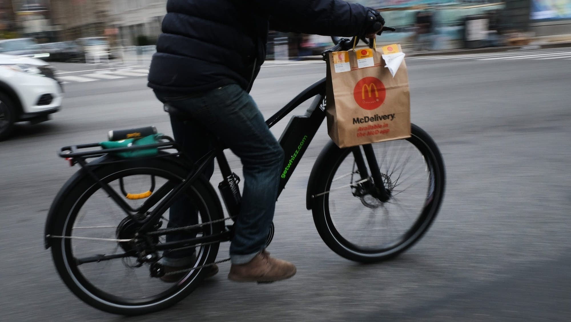 NYC sets minimum wage for app delivery workers - Marketplace