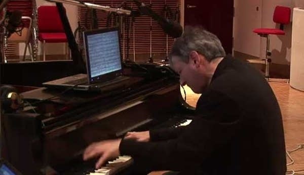 Christopher O'Riley plays 'Heart-Shaped Box'