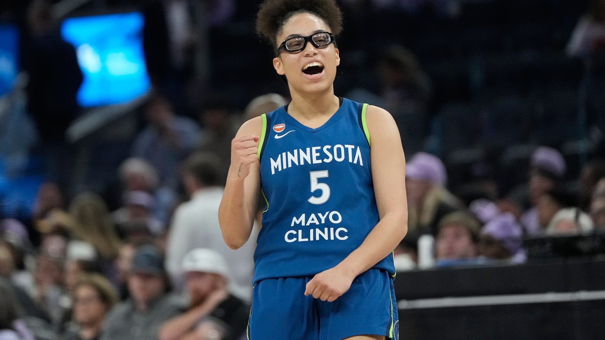 Lynx hold off Valkyries 77-66