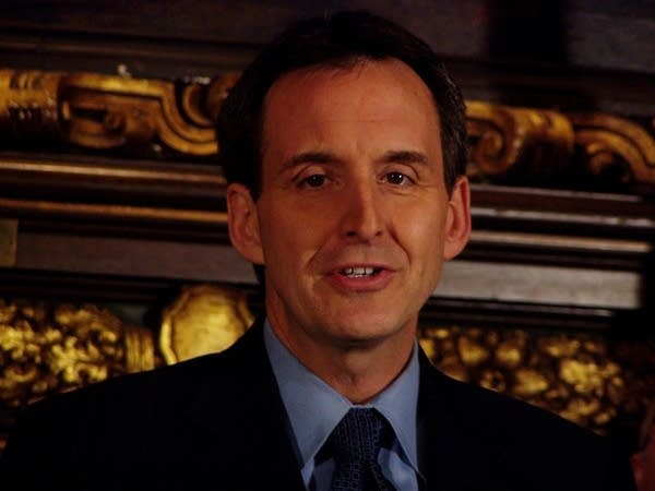 Pawlenty outlines revised budget