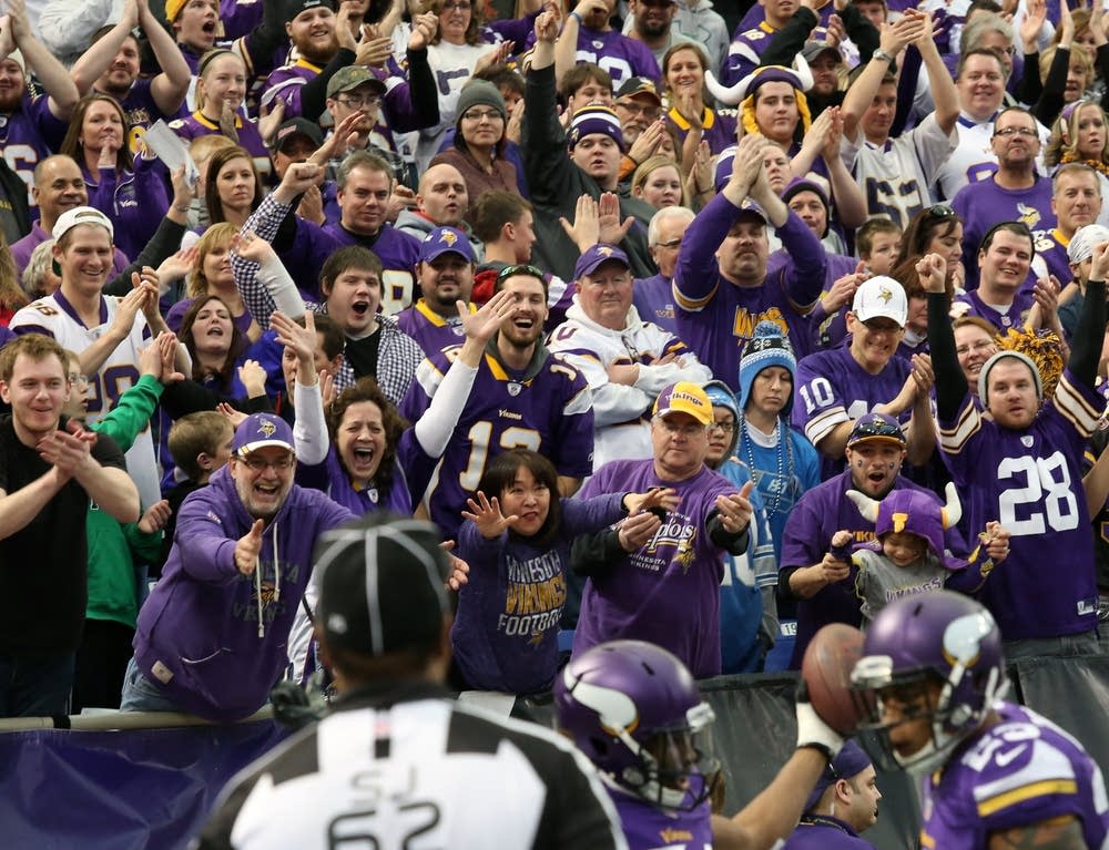 Cheering final touchdown